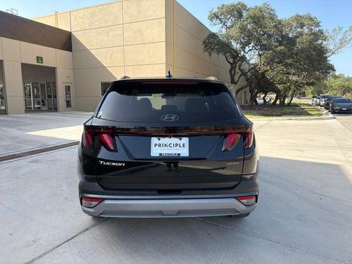 Phantom Black 2026 Hyundai TUCSON SEL Plus