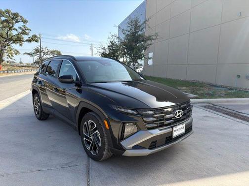 Phantom Black 2026 Hyundai TUCSON SEL Plus