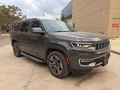 Baltic Gray Metallic Clearcoat 2022 Jeep Wagoneer Series III 4x4