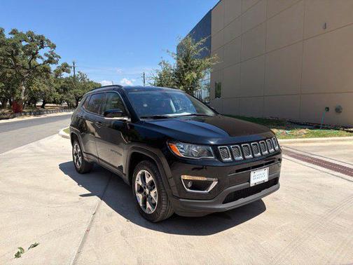 Diamond Black Crystal Pearlcoat 2020 Jeep Compass Limited