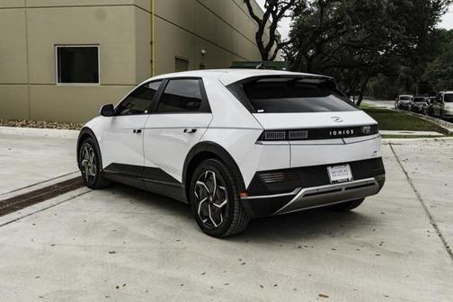 2024 Hyundai IONIQ 5 SEL