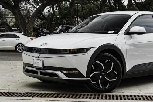 2024 Hyundai IONIQ 5 SEL