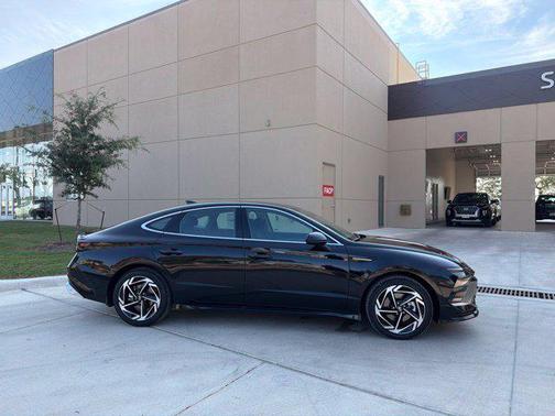 Abyss Black 2026 Hyundai SONATA SEL