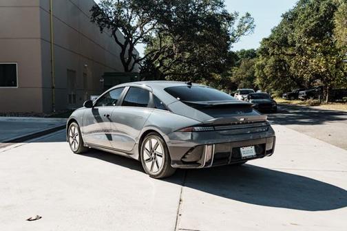 2025 Hyundai IONIQ 6 SE