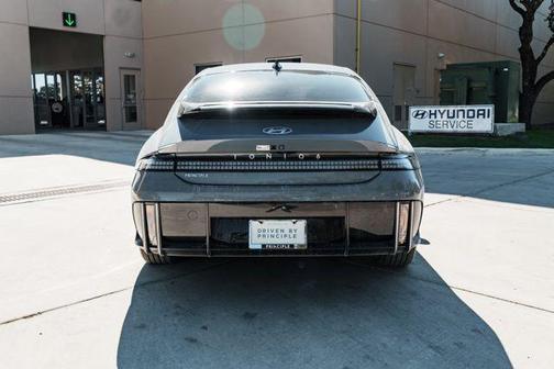 2025 Hyundai IONIQ 6 SE