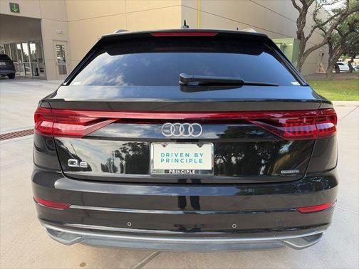 Mythos Black Metallic 2022 Audi Q8 55 Premium Plus