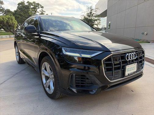 Mythos Black Metallic 2022 Audi Q8 55 Premium Plus
