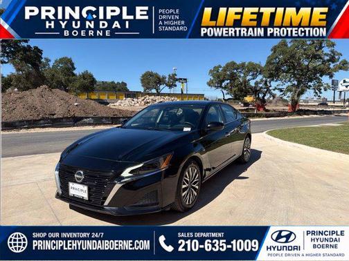 Super Black 2023 Nissan Altima 2.5 SV