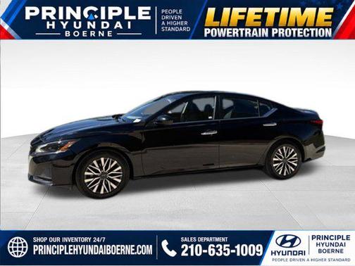 Super Black 2023 Nissan Altima 2.5 SV