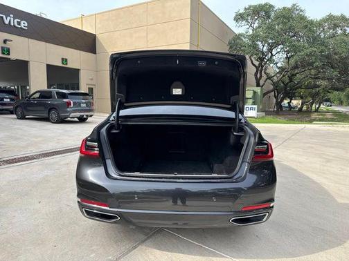 Dark Graphite Metallic 2021 BMW 740 740i