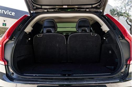 2018 Volvo XC90 T5 Momentum