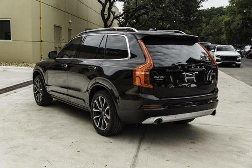 2018 Volvo XC90 T5 Momentum
