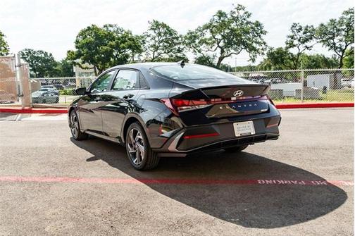 2025 Hyundai ELANTRA Sport