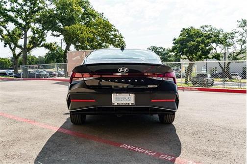 2025 Hyundai ELANTRA Sport