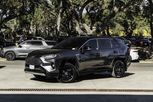 2021 Toyota RAV4 Hybrid SE