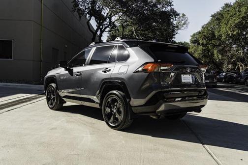 2021 Toyota RAV4 Hybrid SE