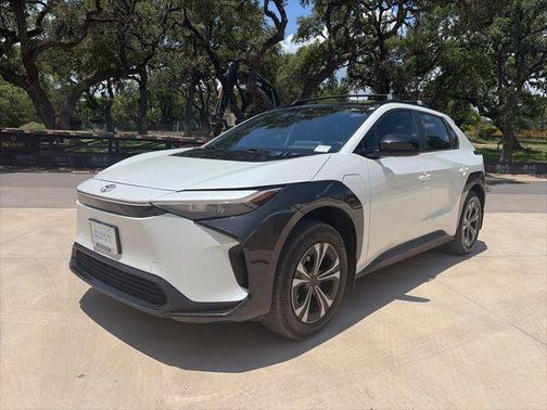Wind Chill Pearl 2024 Toyota bZ4X XLE