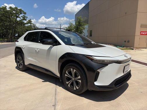 Wind Chill Pearl 2024 Toyota bZ4X XLE
