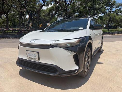 Wind Chill Pearl 2024 Toyota bZ4X XLE