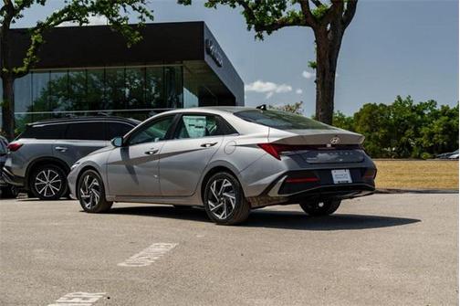 2025 Hyundai ELANTRA HEV Limited