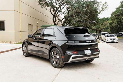 2026 Hyundai IONIQ 5 SE