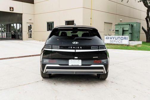 2026 Hyundai IONIQ 5 SE