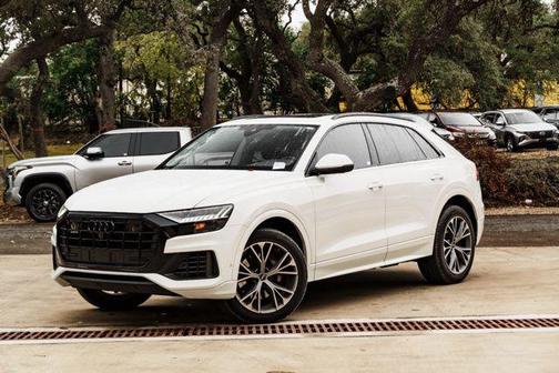 2023 Audi Q8 55 Premium