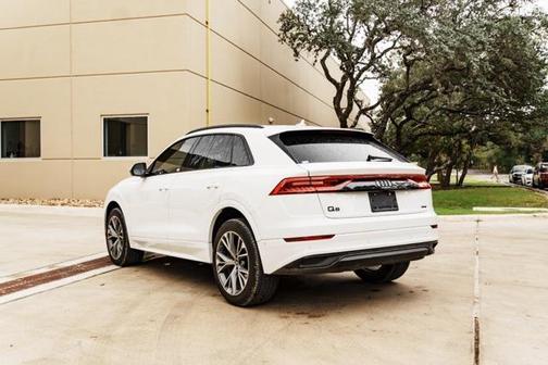 2023 Audi Q8 55 Premium