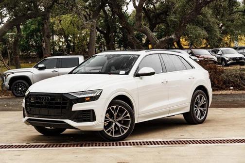 2023 Audi Q8 55 Premium