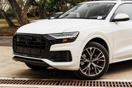 2023 Audi Q8 55 Premium