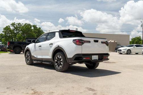 Atlas White 2025 Hyundai SANTA CRUZ SE