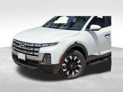 Atlas White 2025 Hyundai SANTA CRUZ SE