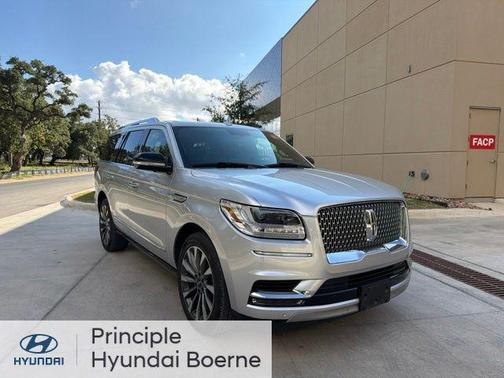 Ingot Silver Metallic 2019 Lincoln Navigator Select