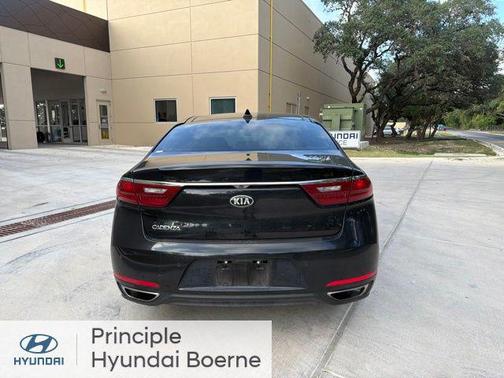 Aurora Black 2017 Kia Cadenza Technology