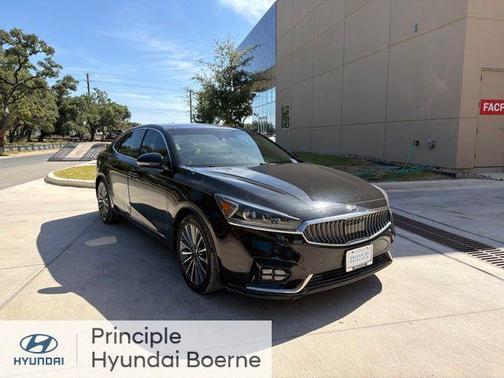 Aurora Black 2017 Kia Cadenza Technology