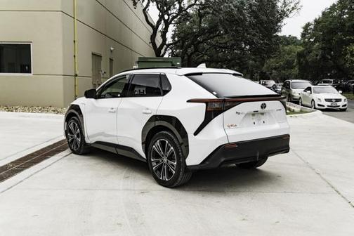 2023 Toyota bZ4X Limited