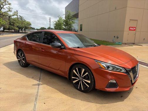 Sunset Drift Chromaflair 2019 Nissan Altima 2.5 SR