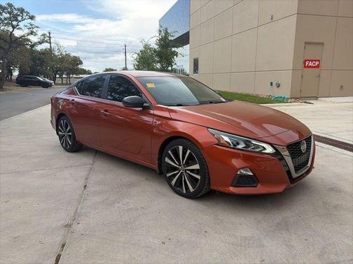 Sunset Drift Chromaflair 2019 Nissan Altima 2.5 SR