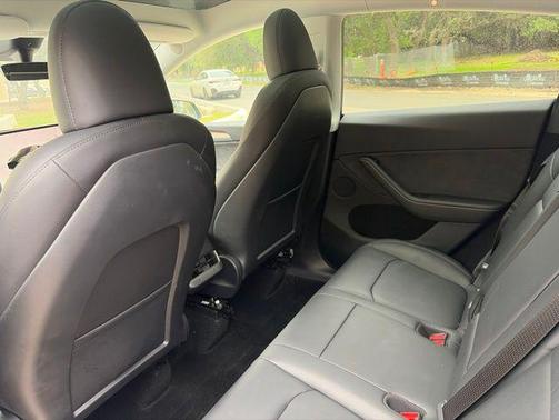 2024 Tesla Model Y Long Range Single Motor Rear-Wheel Drive