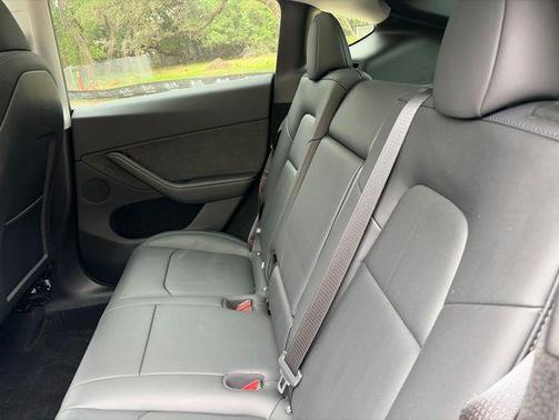 2024 Tesla Model Y Long Range Single Motor Rear-Wheel Drive