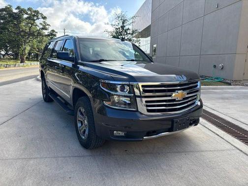 Tungsten Metallic 2017 Chevrolet Suburban LT