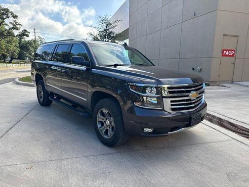 Tungsten Metallic 2017 Chevrolet Suburban LT
