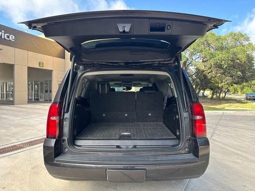 Tungsten Metallic 2017 Chevrolet Suburban LT