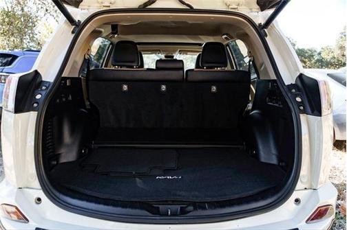 2018 Toyota RAV4 Hybrid SE