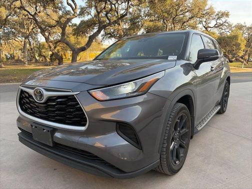 2022 Toyota Highlander L