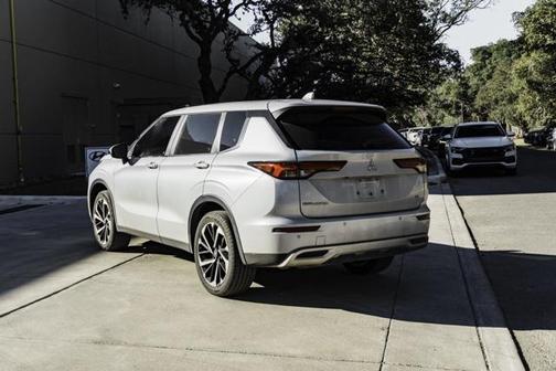 2023 Mitsubishi Outlander SE 2.5 2WD