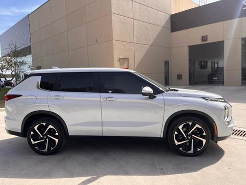 2023 Mitsubishi Outlander SE 2.5 2WD