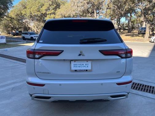 2023 Mitsubishi Outlander SE 2.5 2WD