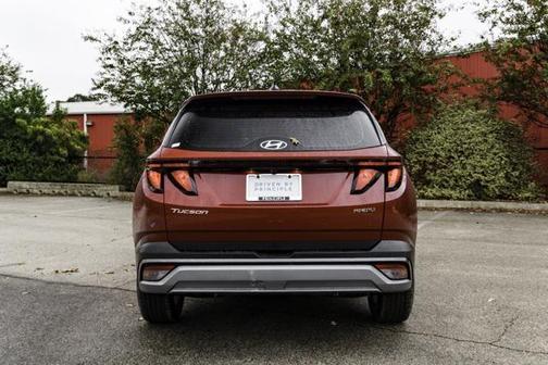 2026 Hyundai TUCSON SE