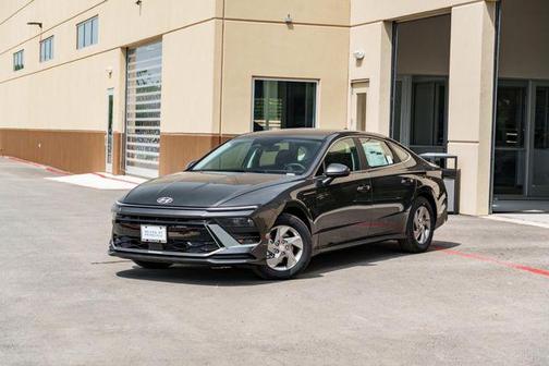 2025 Hyundai SONATA SE